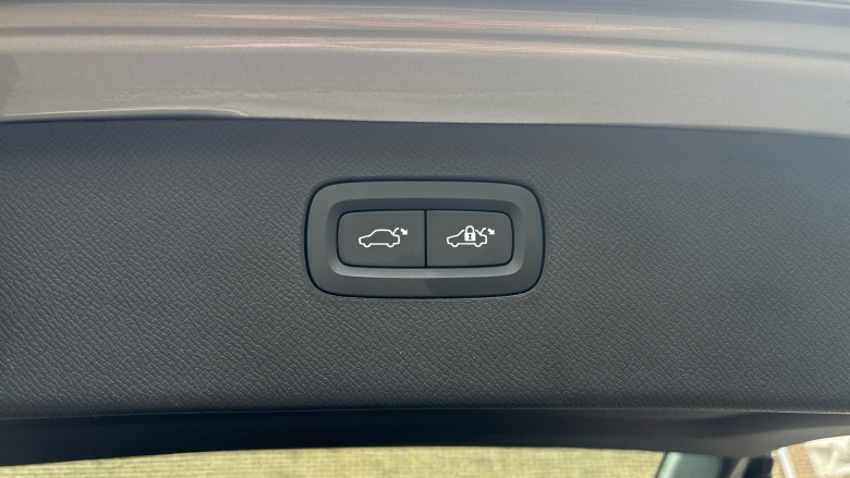 Volvo XC90 2.0 T8 [455] RC PHEV Plus Dark 5dr AWD Geartronic Estate